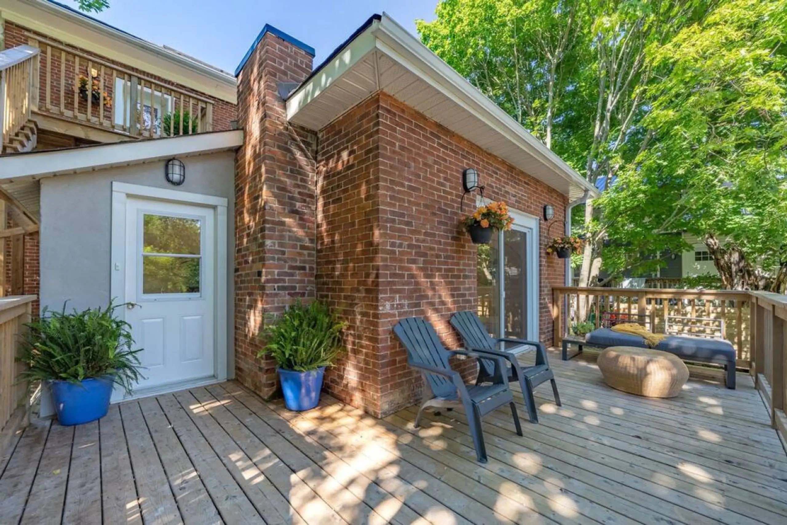 Castle Property Management Inc. Stylish 2-bedroom, Downtown Wellington